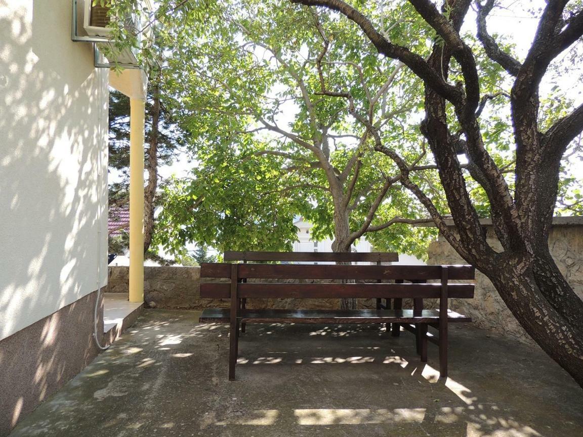 Apartman Tea Karlobag Exterior photo